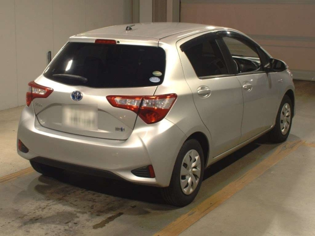 TOYOTA VITZ 2019