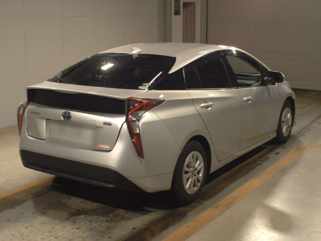 TOYOTA PRIUS 2018
