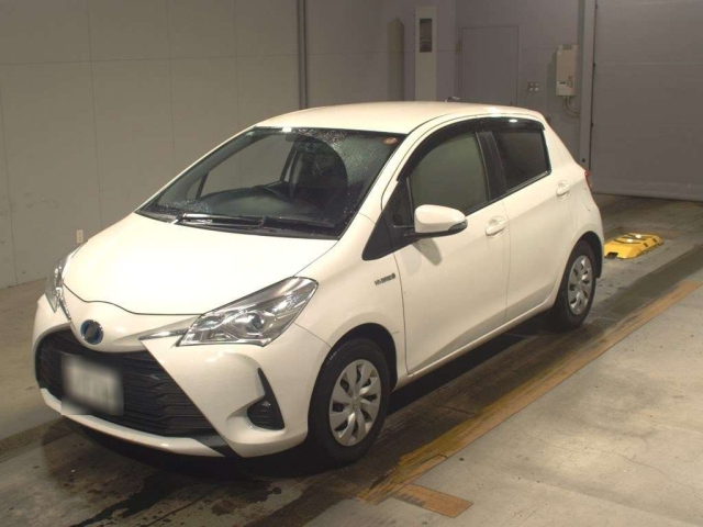 TOYOTA VITZ 2019