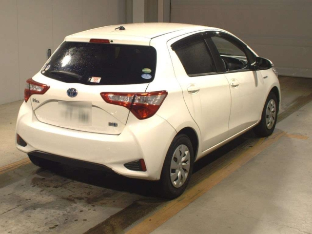 TOYOTA VITZ 2019