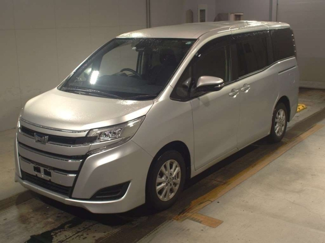 TOYOTA NOAH 2020