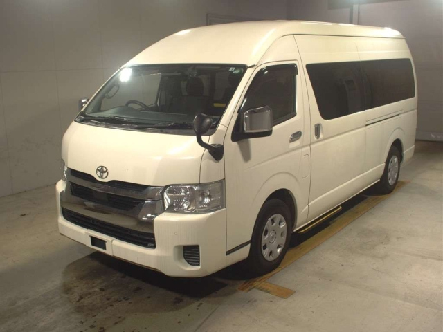 TOYOTA HIACE 2022