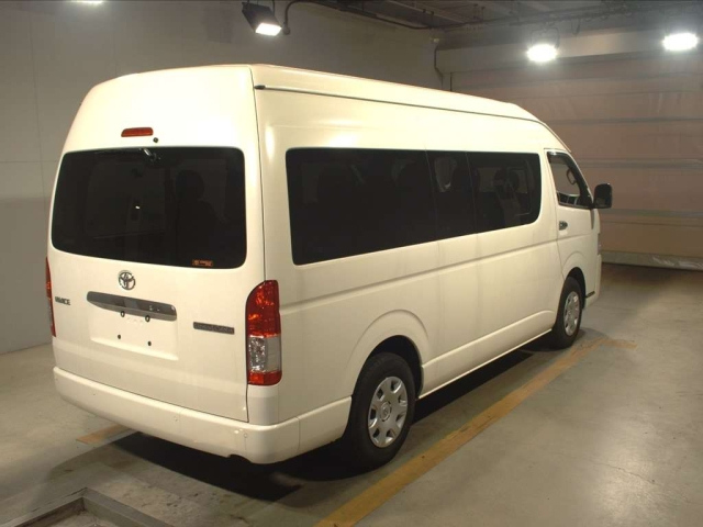 TOYOTA HIACE 2022