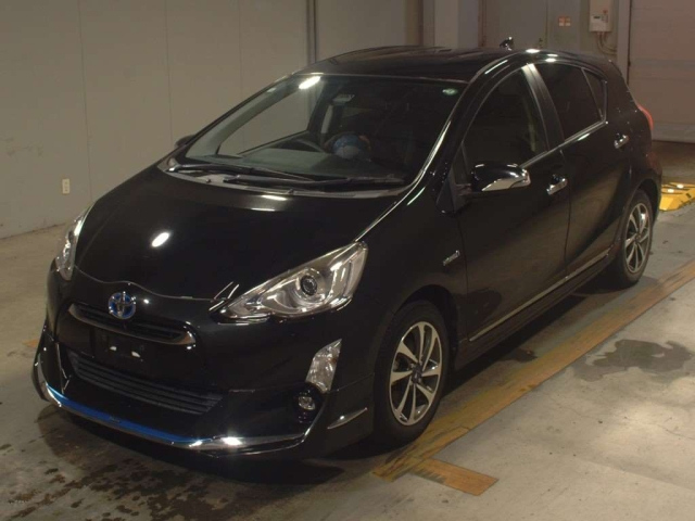 TOYOTA AQUA 2016