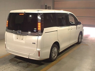 TOYOTA VOXY 2014