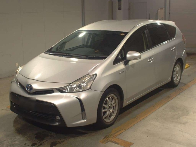 TOYOTA PRIUS ALPHA 2015