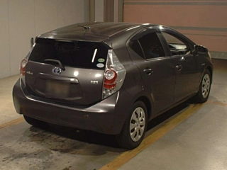 TOYOTA AQUA 2012