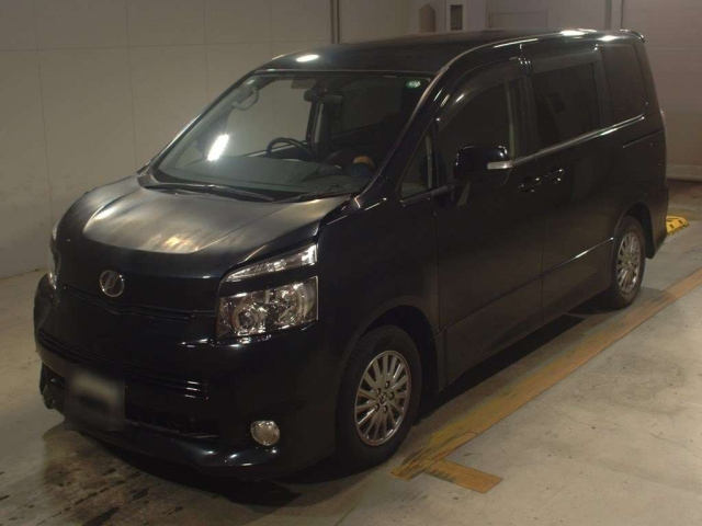 TOYOTA VOXY 2009
