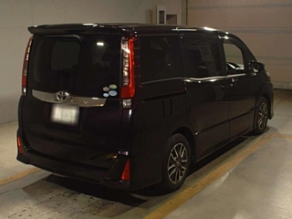 TOYOTA NOAH 2016