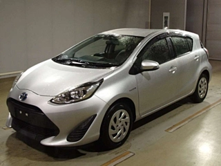 TOYOTA AQUA 2017