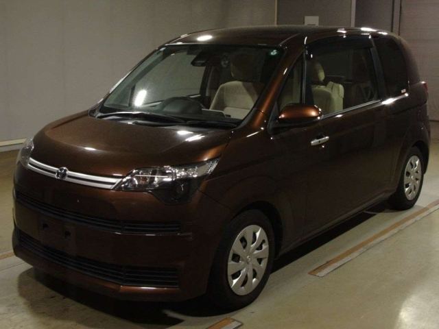 TOYOTA SPADE 2016