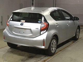 TOYOTA AQUA 2017