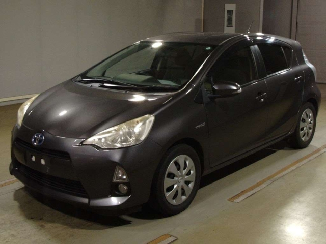 TOYOTA AQUA 2013