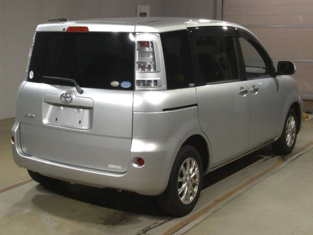 TOYOTA SIENTA 2011