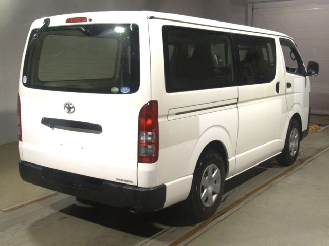 TOYOTA HIACE VAN 2020