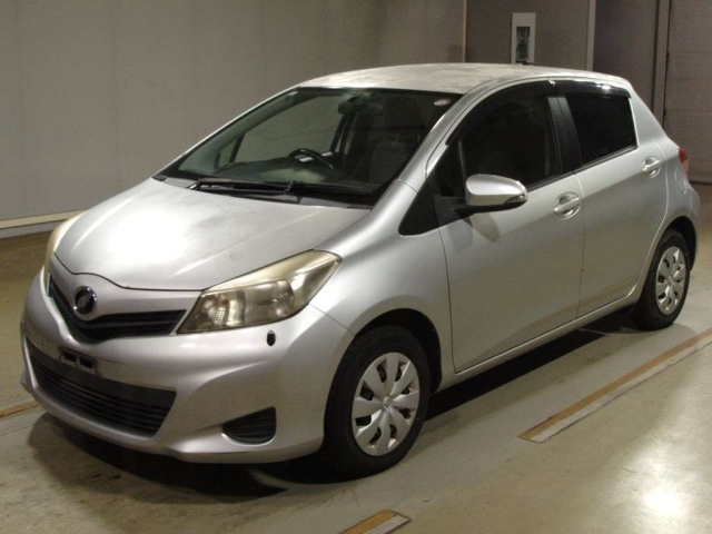TOYOTA VITZ 2012