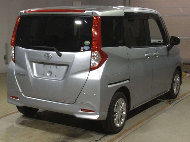 TOYOTA ROOMY 2020