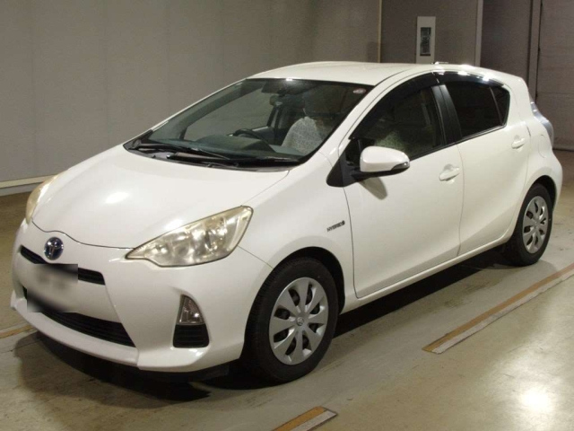 TOYOTA AQUA 2012