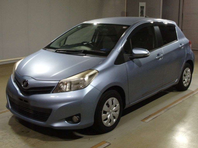 TOYOTA VITZ 2012