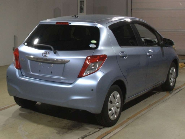 TOYOTA VITZ 2012