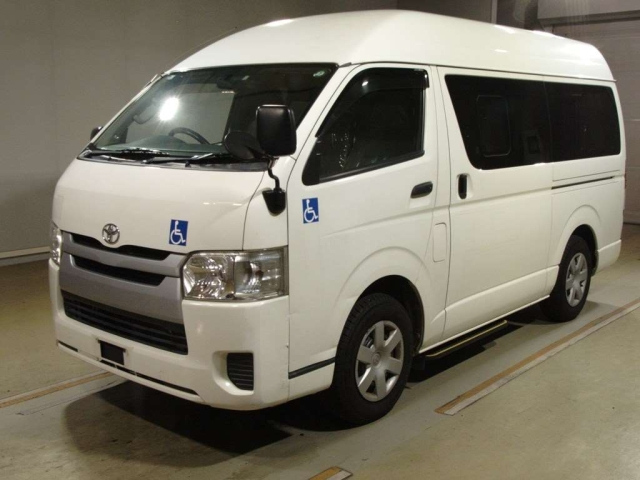 TOYOTA HIACE VAN 2015