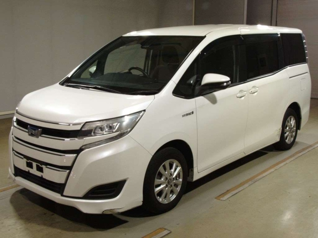 TOYOTA NOAH 2017