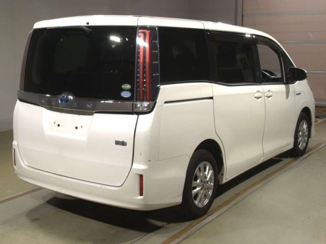 TOYOTA NOAH 2017