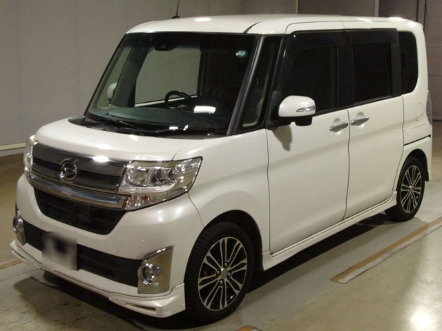 DAIHATSU TANTO 2015