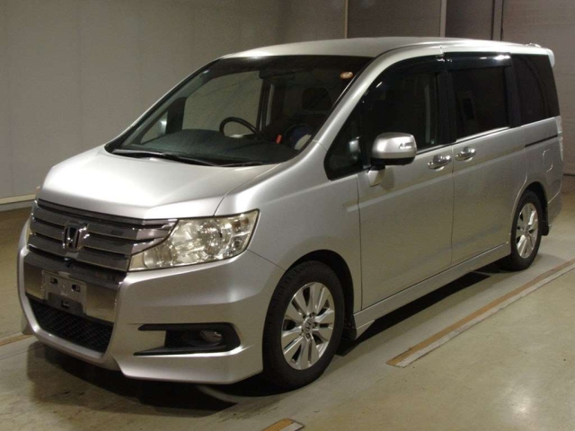 HONDA STEP WAGON 2011