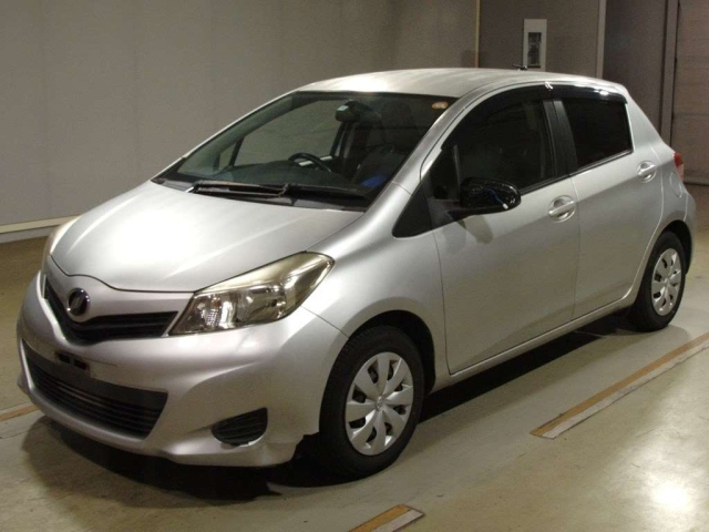 TOYOTA VITZ 2014