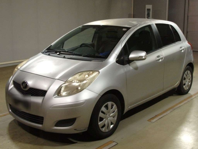 TOYOTA VITZ 2010