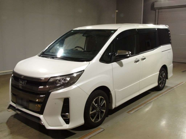 TOYOTA NOAH 2021
