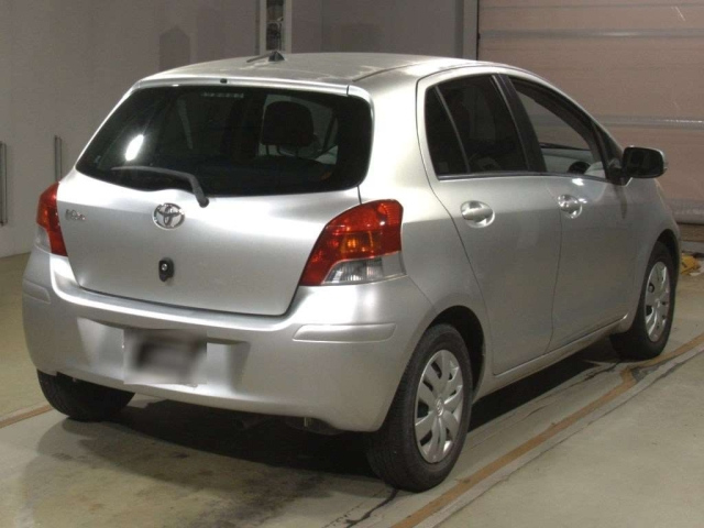 TOYOTA VITZ 2010
