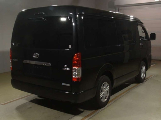 TOYOTA HIACE 2023