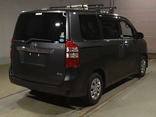 TOYOTA NOAH 2012