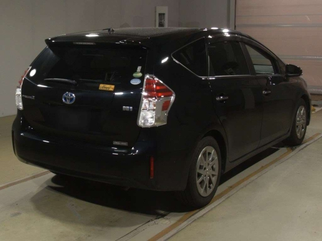 TOYOTA PRIUS ALPHA 2021