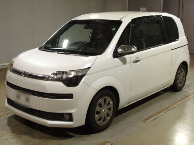 TOYOTA SPADE 2015