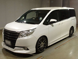 TOYOTA NOAH 2016