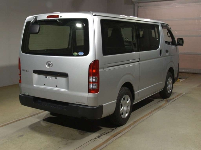 TOYOTA HIACE VAN 2021