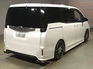 TOYOTA NOAH 2016