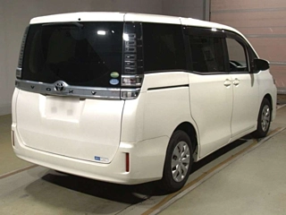 TOYOTA VOXY 2018