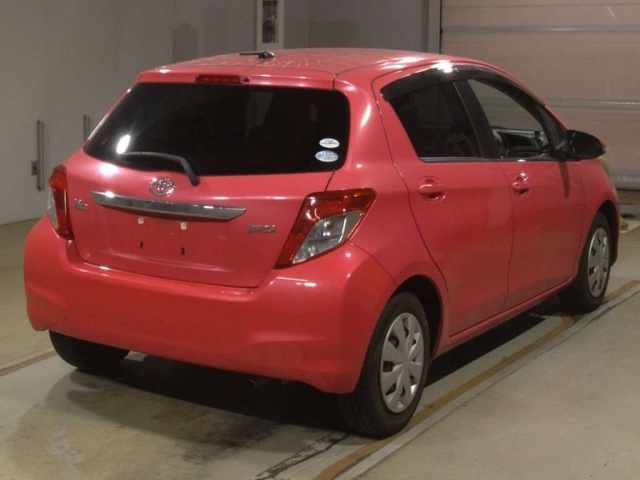 TOYOTA VITZ 2011