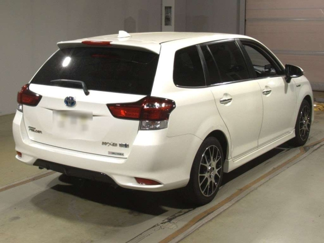 TOYOTA COROLLA FIELDER 2015