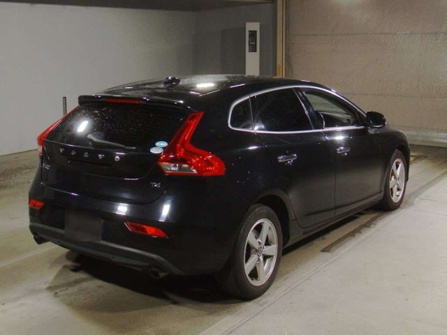 VOLVO V40 2013