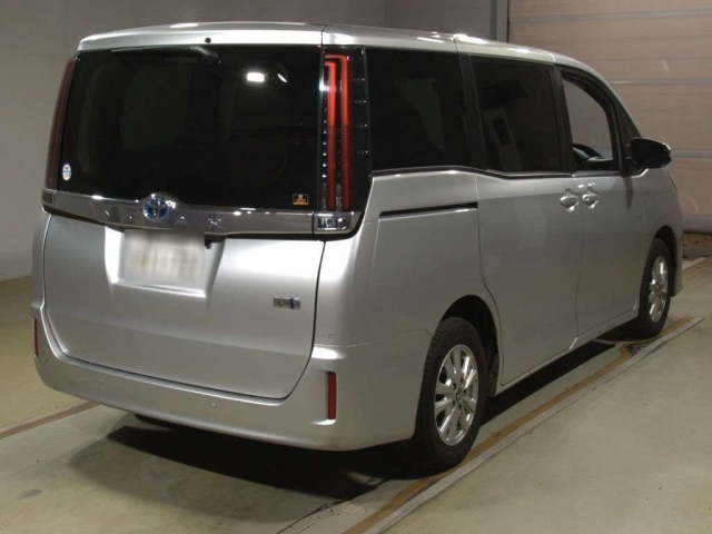 TOYOTA NOAH 2021