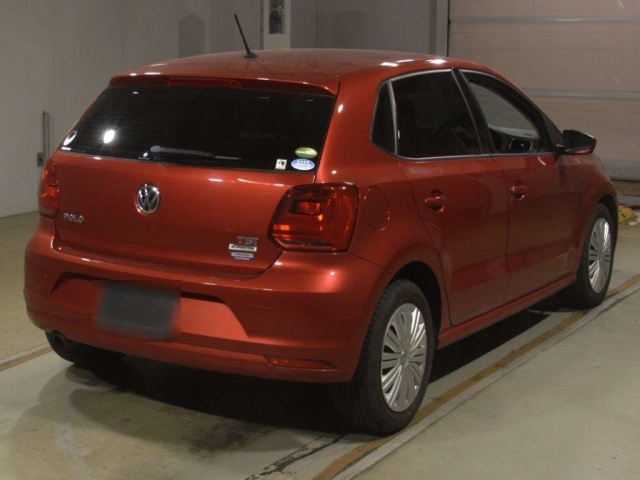 VOLKSWAGEN POLO 2015