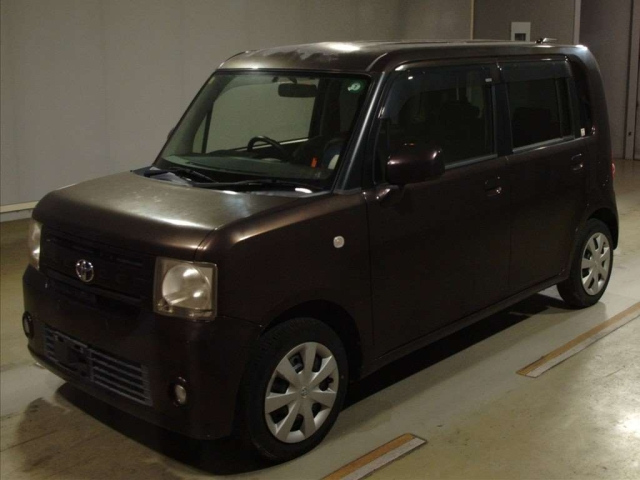 TOYOTA PIXIS SPACE 2012