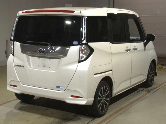 TOYOTA ROOMY 2020