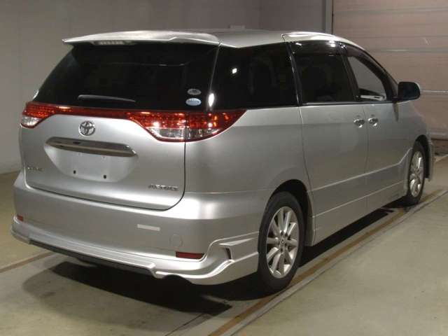 TOYOTA ESTIMA 2010