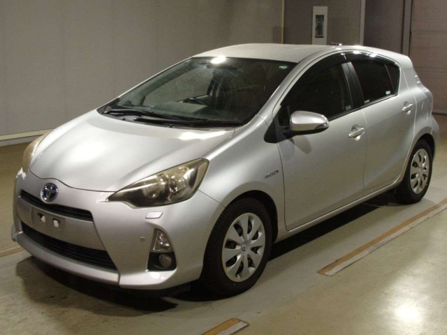 TOYOTA AQUA 2012